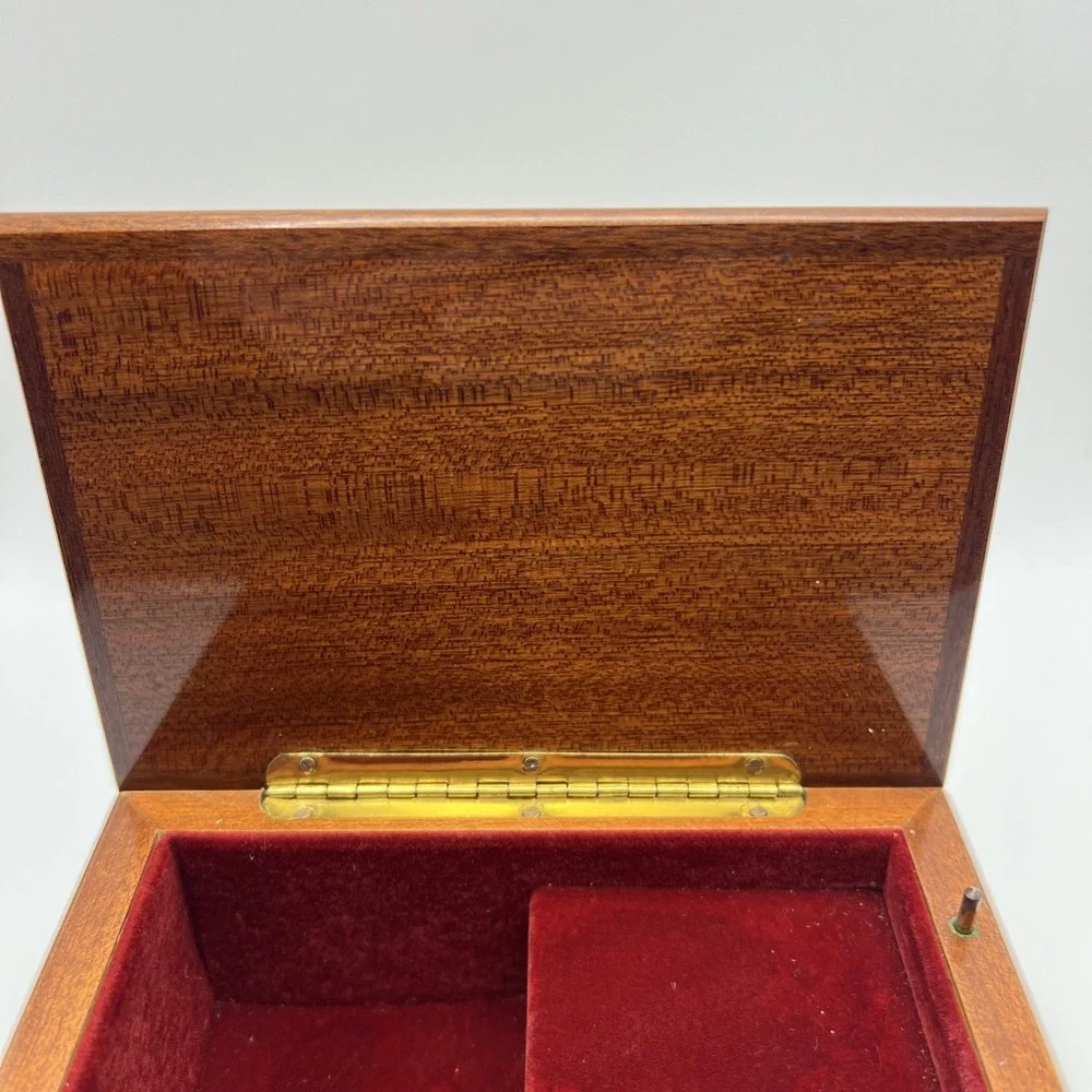Vtg. Italian Sorrento Inlaid Wood Music Box Sailboat Coastal Scene Isle of Capri